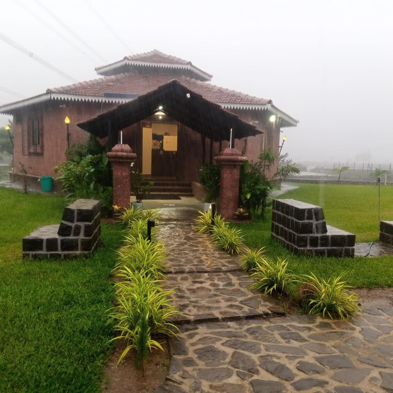 Umbartha Resort Naneghat Ghātghar Extérieur photo
